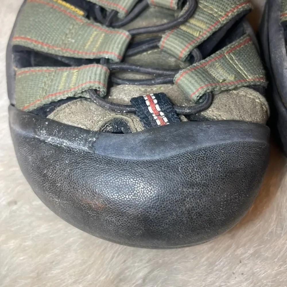 Keen sandals 10 (5000G)